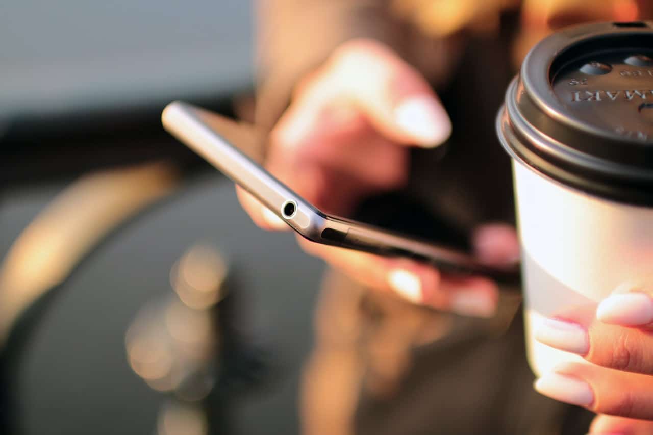 Send hurtigt en SMS-besked til dine kunder med gruppe-SMS